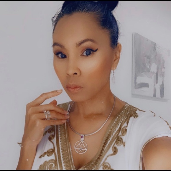 Meet your Posher, Natalia Marie Murphy. Favorite brand is Brunello Cucinelli - Picture 13 of 17